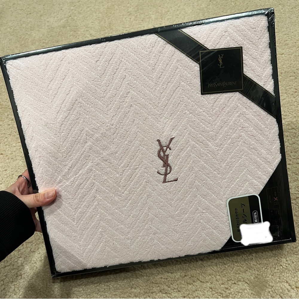 YSL towel sheet / with box